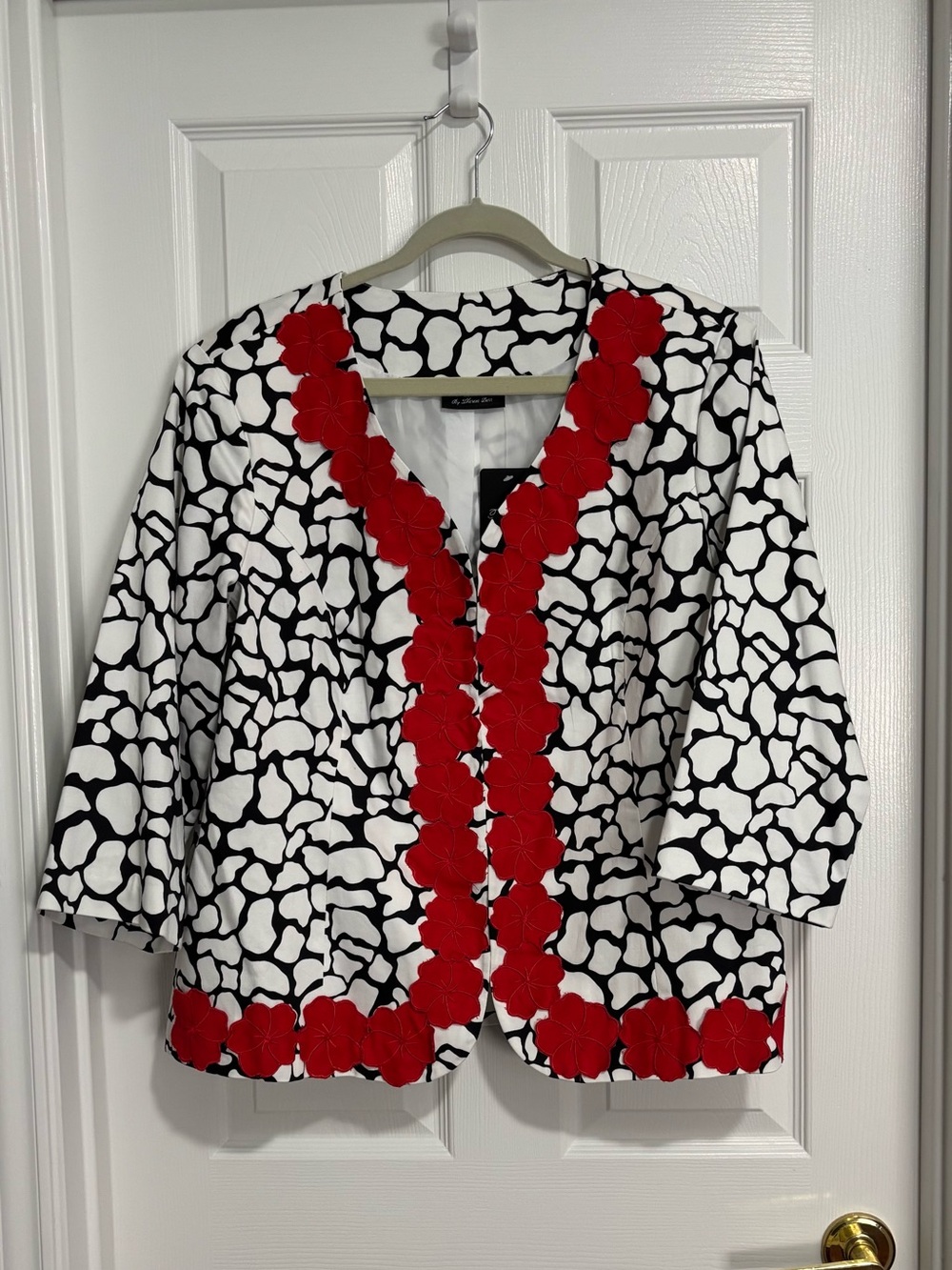 Trenz Women's Lined Black & White Patterned Jacket with Red Floral Poppy Trim 1x